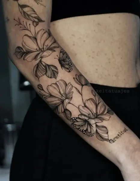 Tatuaje fine line realizado en Studio X Project